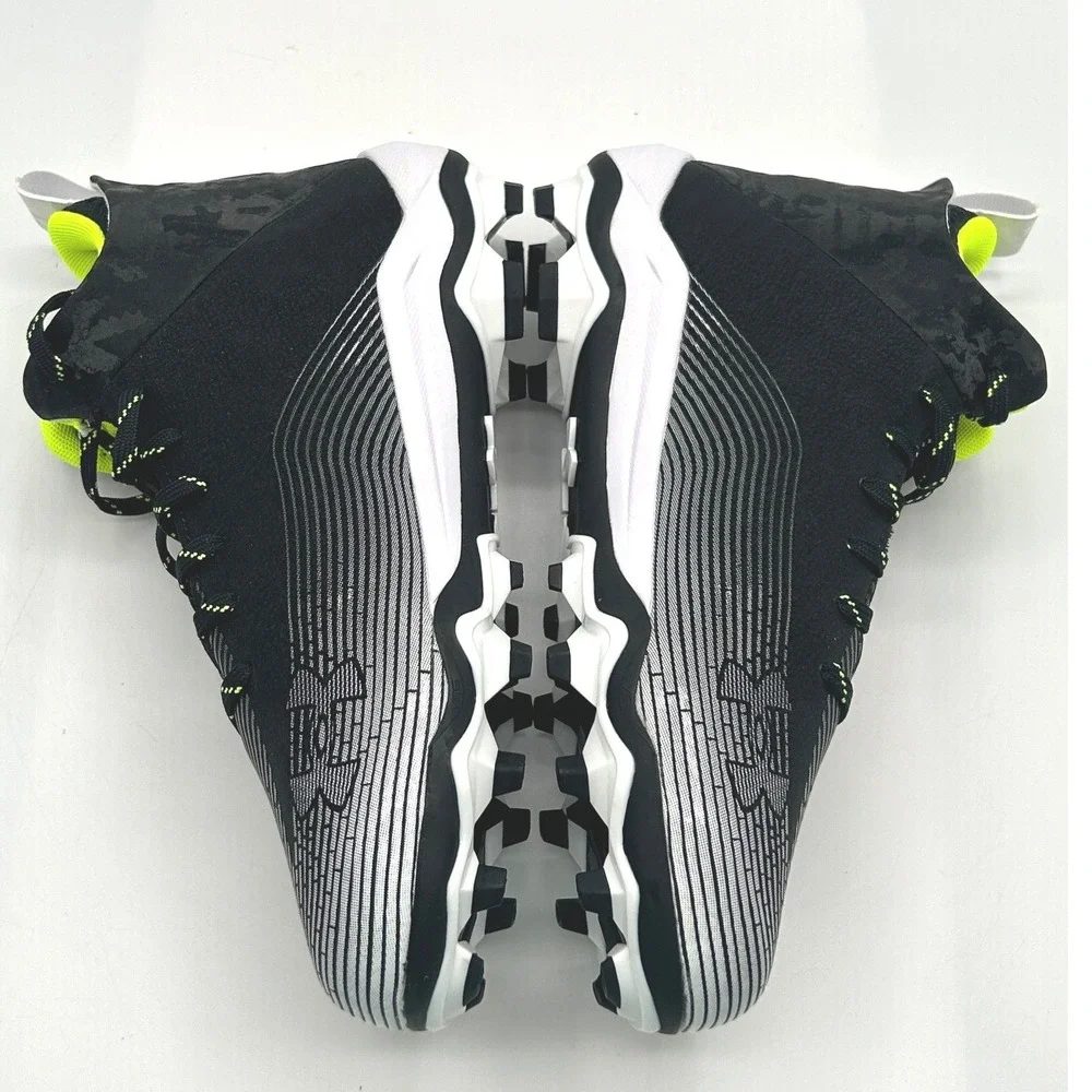 Under Armour  Hammer 2 MC Football Cleats Men's 11,EU:45,Black/Neon,3027306-001